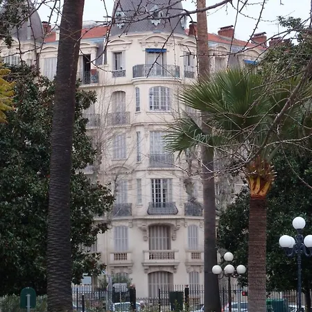 Victor Hugo 2* Nizza